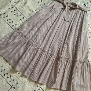 TO BE CHIC ストライプロングティアードスカートサイズ40美品ベージュ系