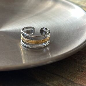 Contrast border line ring No.1240