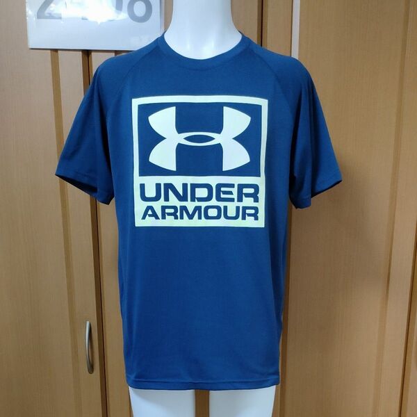 アンダーアーマー・半袖TシャツLG ネイビー でっかくUNDER ARMOURボックスプリント/濃淡柄入りのおしゃれデザイン!