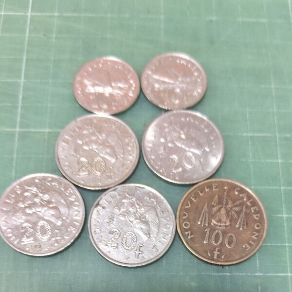 ニューカレドニア硬貨×7枚(200パシフィックフラン)