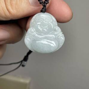 ミャンマー.天然翡翠A貨 仏公ペンダント。糯 氷種。 金運仕事運御守り。