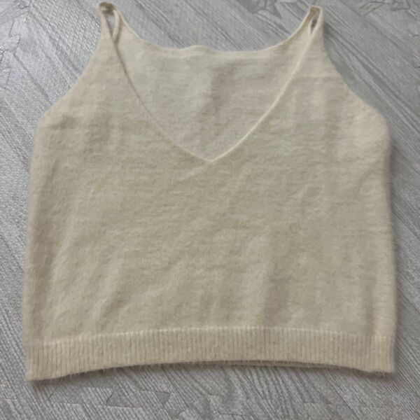 ニット Vネック レディース ビスチェ ホワイト クリームカラー 未着用 新品 自宅保管 美品 トップス M-Lサイズ