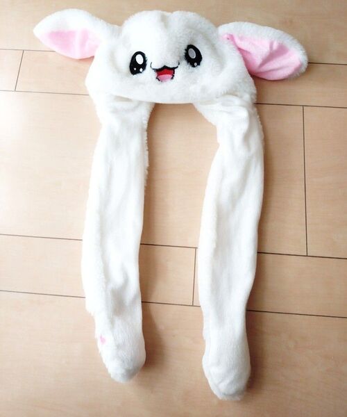 うさぎの被り物 耳が動きライトがつきます ホワイトとピンクの2つセット