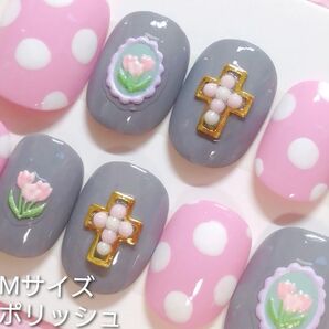 Mサイズベリーショート・パステルピンク×グレーポリッシュクロス水玉チューリップモチーフガーリーネイル