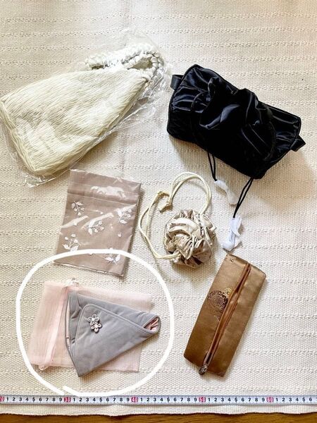 旅行用 アクセサリーポーチ コンパクト 携帯用 小物入れ コンパクト グレー&ピンク 1点