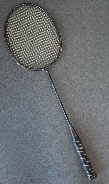 美品 YONEX Carbonex18 2UG4