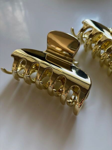 新品*ゴールド バンスクリップ サメクリップ ヘアクリップ ヘアアクセサリー