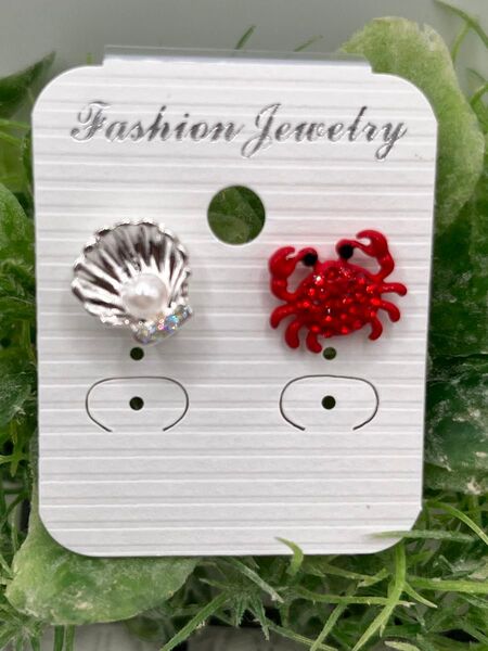 ☆ハンドメイド☆ハンドメイドピアス☆貝殻とカニ