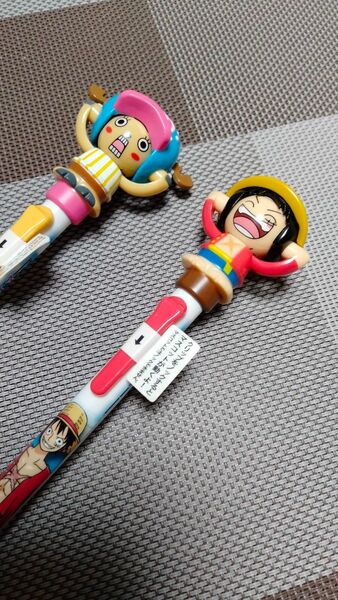 ONE PIECE/ワンピース ボールペン イング色:黒 ボールペン 2本 芯を出すと手が動くよ