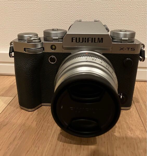 FUJIFILM X-T5 シルバー 富士フイルム XF35mm F2 R WR