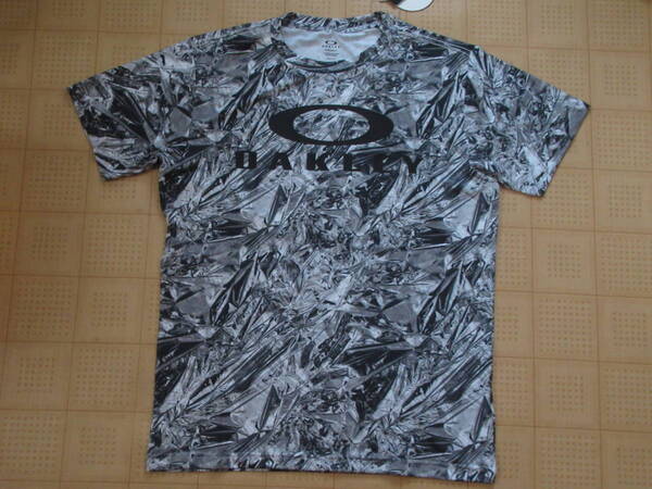 即決新品 OAKLEY GOLF 半袖Tシャツ Mサイズ ホワイト/ブラック オークリー