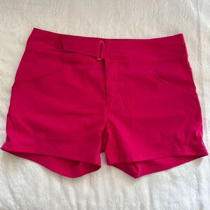 ホグロフス ショートパンツ