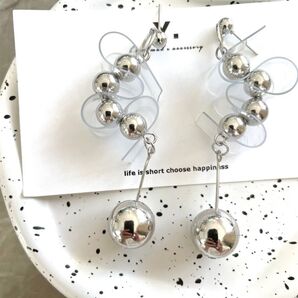【うねクリアストレートピアス】 ハンドメイド アクセサリー サージカルステンレス