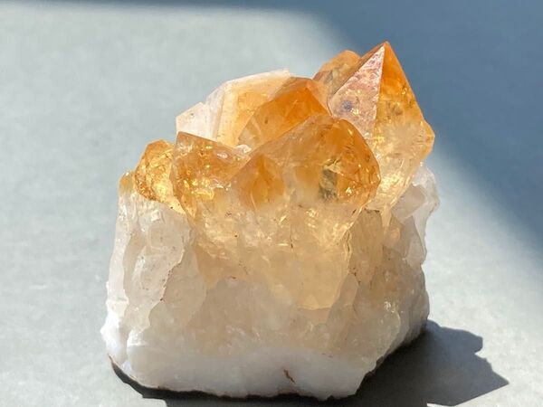 シトリンクラス 原石 天然石 虹入り
