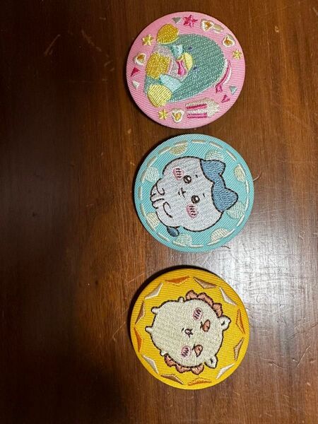 ちいかわ 刺繍缶バッジ サンリオ 缶バッジ ハチワレ ビスケット