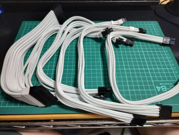 CableMod PRO ModMesh Sleeved Cable Extension Kit White