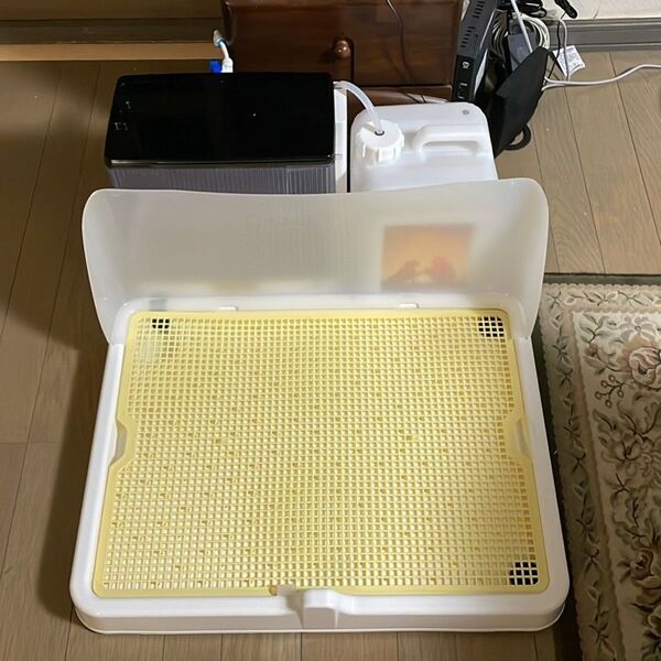 DOG 自動水洗トイレトレー happy loo 10L 「Dogtoto」 犬用トイレ お掃除簡単ステップ壁付トイレ