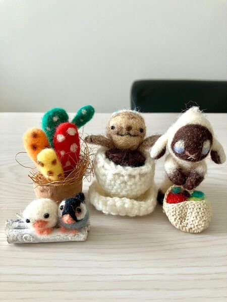 ハンドメイド 動物 サボテン 木材 羊毛フェルト 小鳥 ナマケモノ クマ