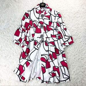 美品 ダイアンフォンファステンバーグ スプリングコート幾何学模様 飾ボタン