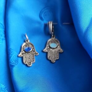 ラッキー ペンダントトップ 2点