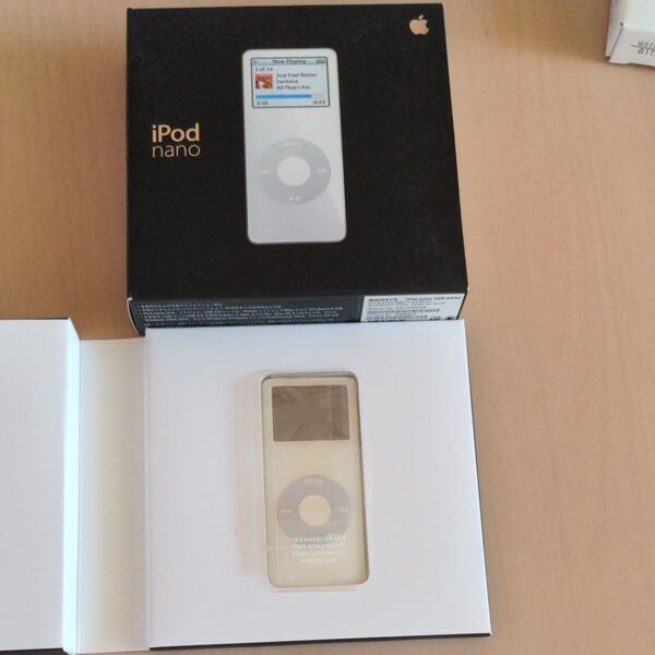 iPod nano 2GB white 箱付き