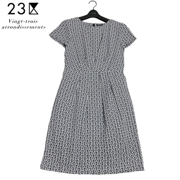美品 23区 マルチカラー 総柄 タックデザイン カシュクール風 ワンピース 38 美シルエット 上品 オンワード樫山