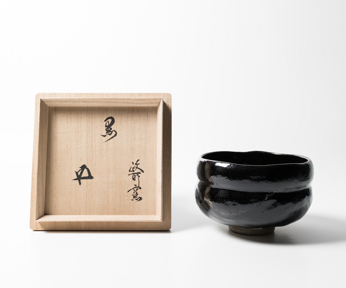 楽天市場】【茶器/茶道具 抹茶茶碗】 黒楽茶碗 白幕釉 永興明道 楽天市場】【茶器/茶道具 抹茶茶碗】 黒楽茶碗 白幕釉 永興明道