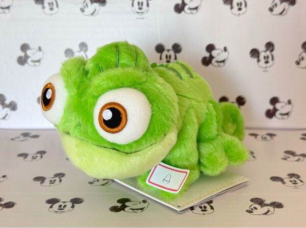 即日発送 上海ディズニー ラプンツェル パスカル 肩のせ ぬいぐるみ A