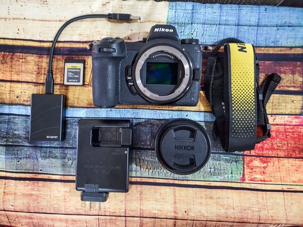 【CFexpress TypeBカード付】Nikonニコン Z6 & NIKKOR Z 40mm f/2セット