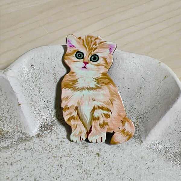 ねこのブローチ