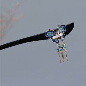 【すぐ出荷可能】かんざし 簪 木製 青 蝶々 フリンジ 高級感 中国風 古代風 成人式 浴衣 着物 可愛 卒業式 結婚式 おしゃれ