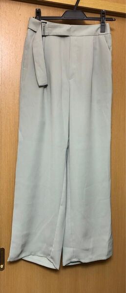 GU パンツ