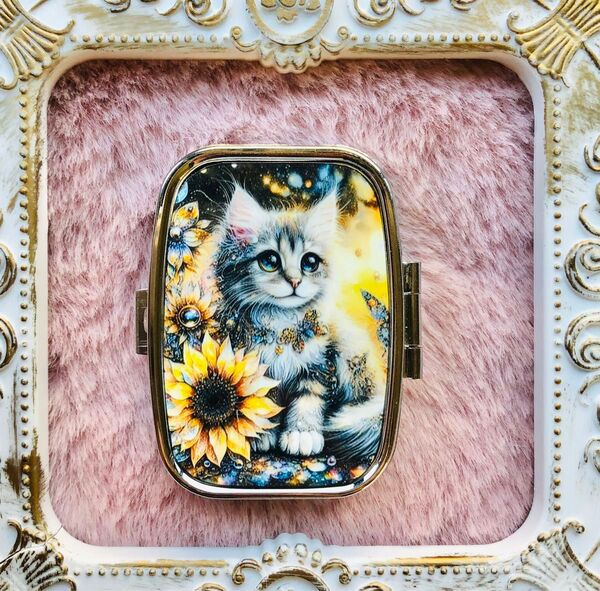 28 ハンドメイド レジン ピルケース 小物入れ 猫 向日葵