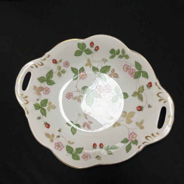 WEDGWOOD (ウェッジウッド) ワイルドストロベリー ウィンザートレイ (Sサイズ 箱はございません。
