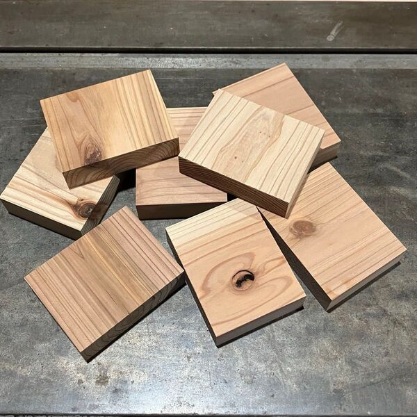 木材端材 国産杉 無垢材 7×9cm キャンプの薪 木工DIYや工作に