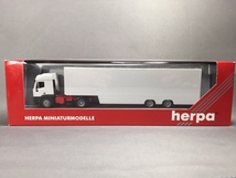 1/87 Herpa IVECO Eurotech Eurokoffer _画像2