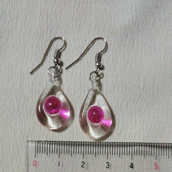 新品 ガラス ピアス 勾玉 アジアン 透明 アクセサリー 夏用アクセサリー ジュエリー ガラス製品 しずく型 お祭り
