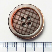 太縁にグラデーションが入った格子柄模様のワイン色プラスチックボタン/20mm/4穴/スーツやジャケットに最適-VR17CL1-20-WI-528_画像2