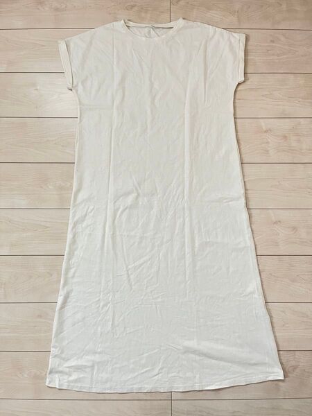 白 Tシャツ ワンピース