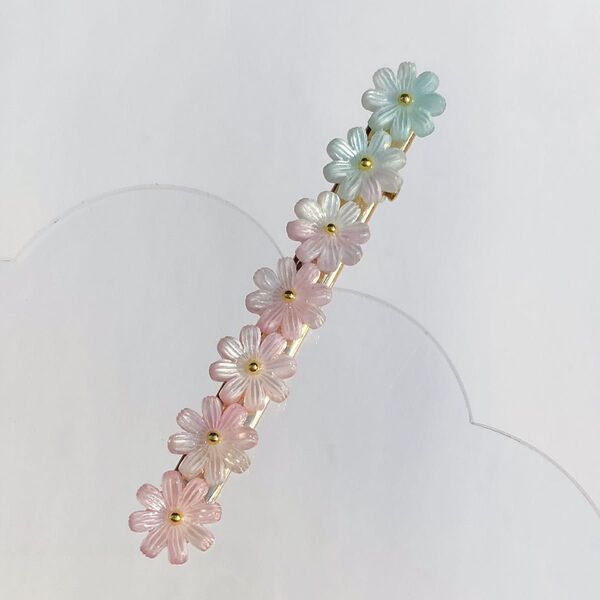 デイジーのヘアクリップ ピンク~水色のグラデーション ストレート