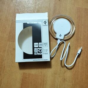 スマホ充電器 白 周辺機器
