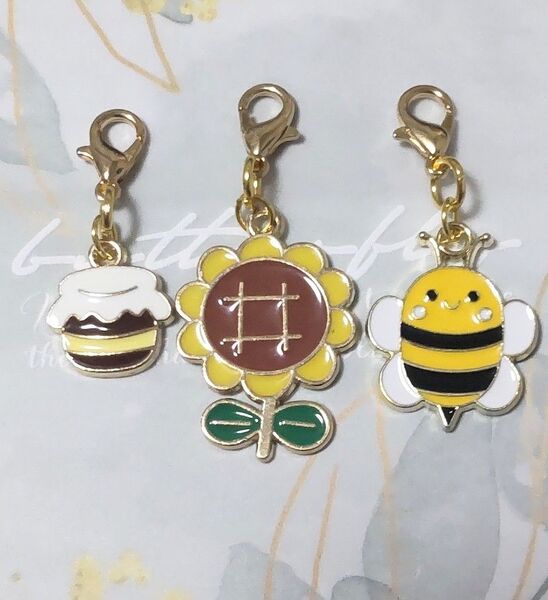 ひまわりとミツバチとハチミツチャーム☆ キーホルダー♪