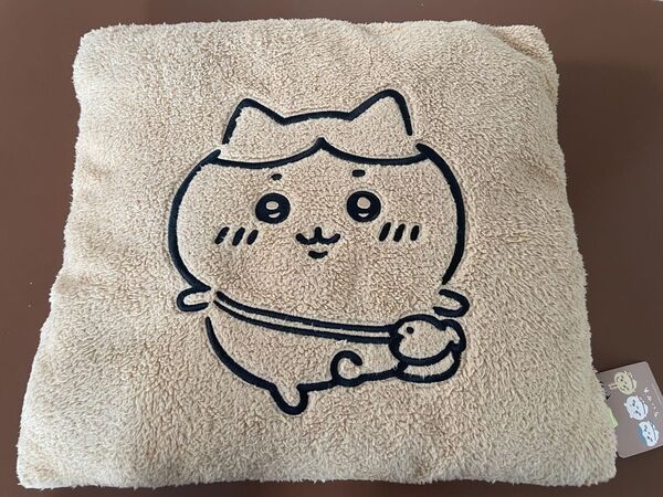 ちいかわ もこもこスクエアクッション ハチワレ