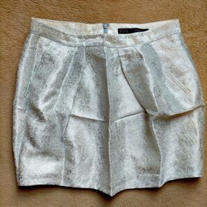 ZARA サテンスカート 白ホワイト スペイン製