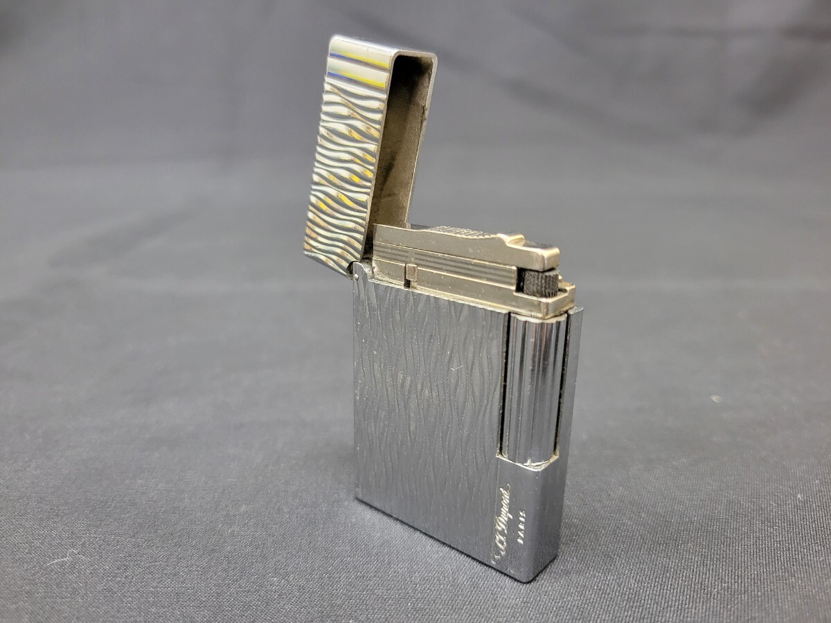 美品 デュポン ガスライター シルバー 波模様の柄 着火良品 - 小物 美品 デュポン ガスライター シルバー 波模様の柄 着火良品 - 小物