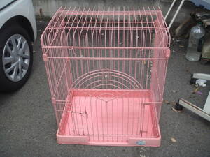  dog. gauge pink size approximately width 66cm× depth 49cm height 75cm. kennel. no. 1 warehouse ta