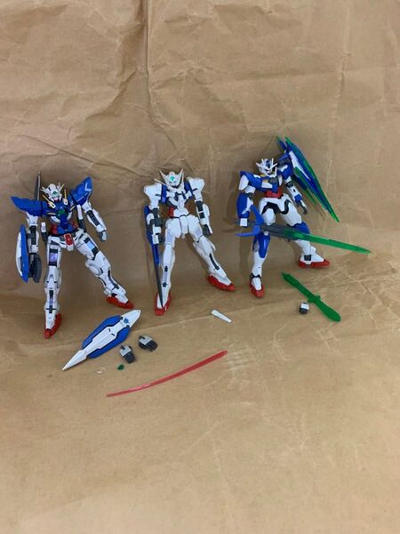 組立済ガンプラジャンク RGエクシア・HGアストレア・クアンタ