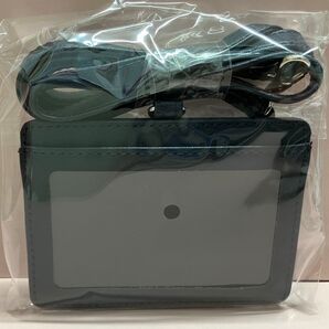 ID カードホルダー