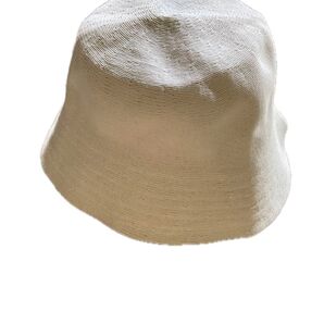 クーポン使って ユニクロ 白ハット