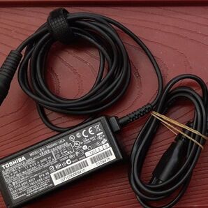 東芝ダイナブックPA5044U-1ACA ACアダプター中古